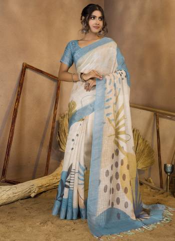 Looking These Fastive And Party Wear Saree in Fine Colored.These Saree And Blouse is Fabricated On Linen Sequions.Its Beautified With Woven Designer Sequance,Printed.