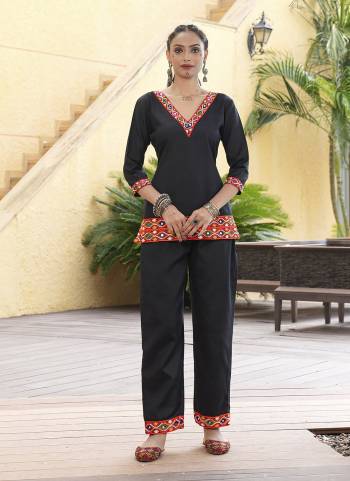 Grab These Beautiful Looking Readymade Navratri Kurti With Bottom.These Kurti And Bottom is Fabricated On Cotton.Its Beautified With Designer Embroidery Work.