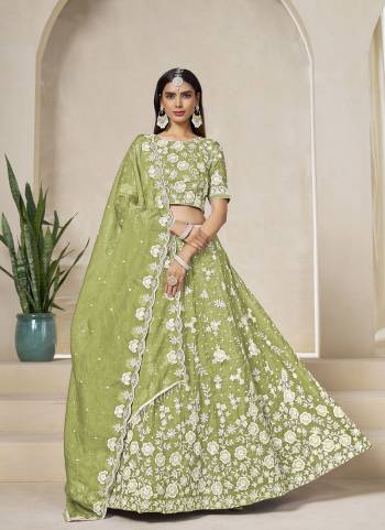 For A Designer Look,Grab These Lehenga Choli in Fine Colored.These Lehenga And Blouse Are Fabricated On Gold Crush Pair With Gold Crush Dupatta.Its Beautified With Designer Sequance Embroidery Work.