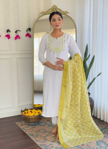 Garb These Suit in Fine Colored Pair With Bottom And Dupatta.These Top And Bottom Are Fabricated On Viscose Pair With Tabby Dupatta.Its Beautified With Designer Embroidery Work,Printed Dupatta.