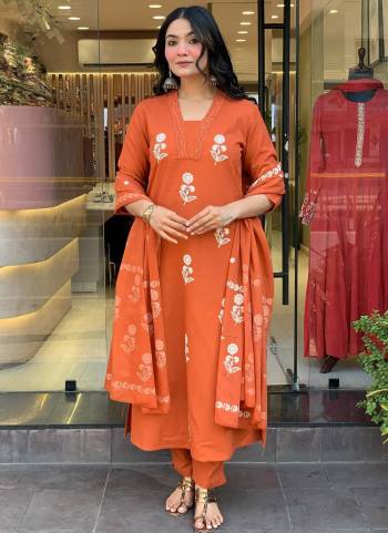 Garb These Suit in Fine Colored Pair With Bottom And Dupatta.These Top And Bottom Are Fabricated On Cotton Pair With PC Cotton Dupatta.Its Beautified With Designer Embroidery Work,Printed Dupatta.