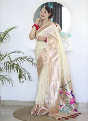 Garb These Party Wear Saree in Fine Colored.These Saree Are Paithani Silk And Blouse is Fabricated On Art Silk.Its Beautified With Weaving Jacquard Designer With Embroidery Work Blouse.