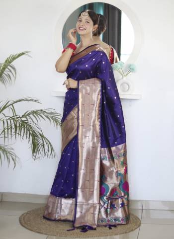 Garb These Party Wear Saree in Fine Colored.These Saree Are Paithani Silk And Blouse is Fabricated On Art Silk.Its Beautified With Weaving Jacquard Designer With Embroidery Work Blouse.