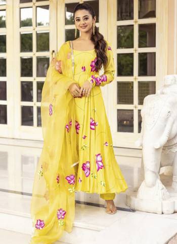 Looking These Suit in Fine Colored Pair With Bottom And Dupatta.These Top Are Georgette And Bottom Are Fabricated On Viscose Pair With Tabby Dupatta.Its Beautified With Designer Printed.