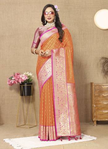 Garb These Party Wear Saree in Fine Colored.These Saree And Blouse is Fabricated On Soft Silk.Its Beautified With Weaving Jacquard Designer.