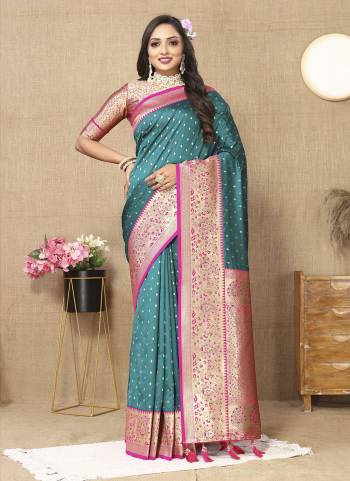 Garb These Party Wear Saree in Fine Colored.These Saree And Blouse is Fabricated On Soft Silk.Its Beautified With Weaving Jacquard Designer.