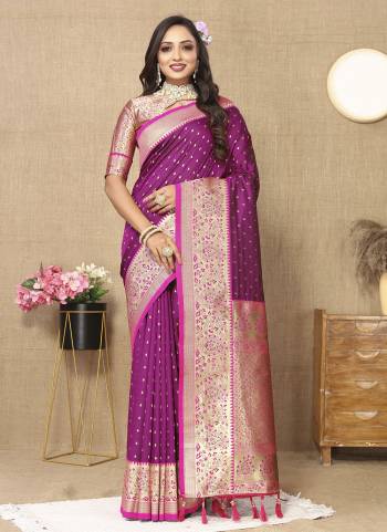 Garb These Party Wear Saree in Fine Colored.These Saree And Blouse is Fabricated On Soft Silk.Its Beautified With Weaving Jacquard Designer.