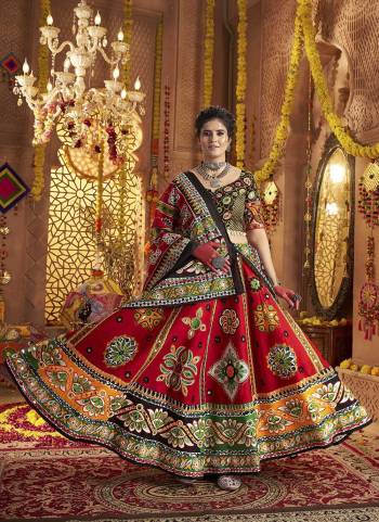 Attrective These Navratri Special Lehenga Choli in Fine Colored.These Lehenga Are Organic Cotton And Blouse Are Organic Cotton And Dupatta Are Fabricated On Organic Cotton.Its Beautified With Designer Printed,Jacquard Patch With Embroidery Work.