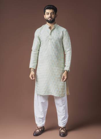 For A festive Wear,Grab These Readymade Kurta With Payjama in Fine Colored.These Kurta is Fabricated On Jacquard And Art Silk Bottom With Wevon Designer Work.Buy Now.
