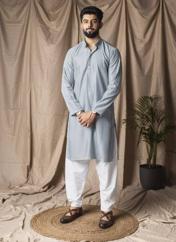 For A festive And Party Wear,Attractive These Readymade Kurta With Payjama in Fine Colored.These Kurta is Fabricated On Rayon And Art Silk Bottom With Heavy Designer Thread,Sequance Embroidery Work.Buy Now.