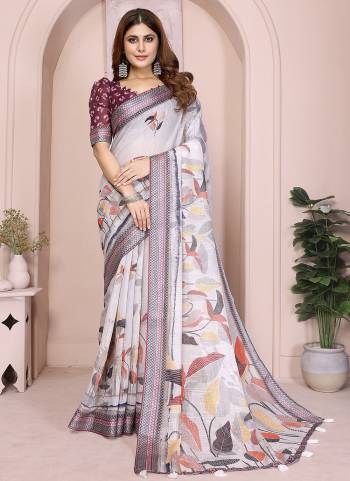 Looking These Party Wear Saree in Fine Colored.These Saree And Blouse is Fabricated On Linen Cotton.Its Beautified With Woven Silver Border Designer With Digital Printed.