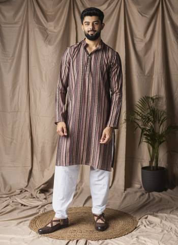 For A festive Wear,Grab These Readymade Kurta With Payjama in Fine Colored.These Kurta is Fabricated On Modal Silk And Art Silk Bottom With Designer Printed.Buy Now.