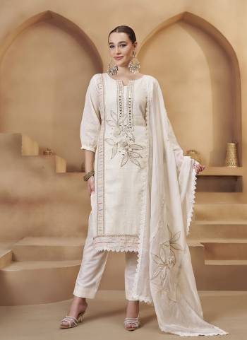 Attractive These Party Wear Suit in Fine Colored Pair With Bottom And Dupatta.These Top Are Bombay Cotton And Dupatta Are Fabricated On Bombay Cotton Pair With Bombay Cotton Bottom.Its Beautified With Designer Thread Embroidery Work.