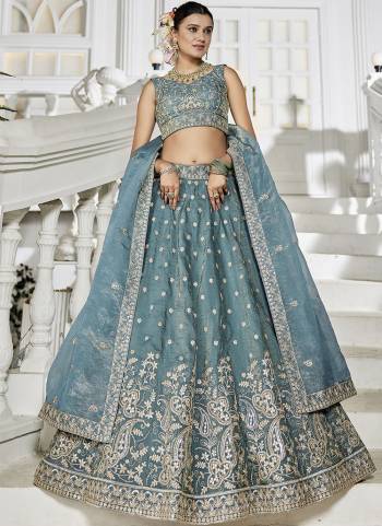  Looking This Party Wear Fine Color Fancy Heavy Designer Choli And Lahenga Fabriced On Tissue And Dupatta Tissue In Fabricated Beautified With Attrective Designer Sequance Embroidery Work. Buy Now.