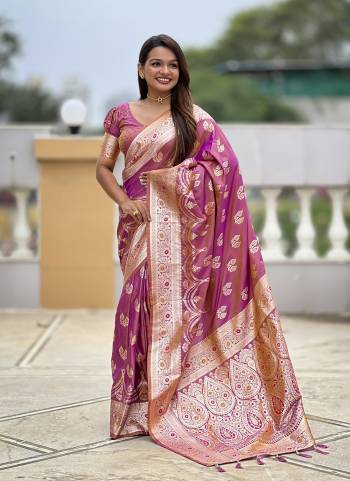 Attrective These Party Wear Saree in Fine Colored.These Saree And Blouse is Fabricated On Soft Banarasi Silk.Its Beautified With Weaving Jacquard Designer.