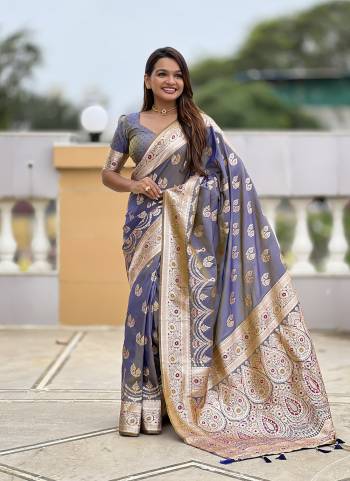 Attrective These Party Wear Saree in Fine Colored.These Saree And Blouse is Fabricated On Soft Banarasi Silk.Its Beautified With Weaving Jacquard Designer.