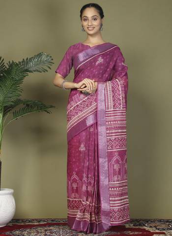 Looking These Fastive And Party Ready To Wear Saree in Fine Colored.These Saree And Blouse is Fabricated On Cotton.Its Beautified With Woven Jari Border Designer With Digital Printed.