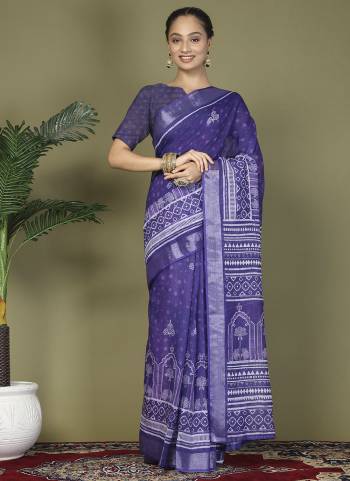 Looking These Fastive And Party Ready To Wear Saree in Fine Colored.These Saree And Blouse is Fabricated On Cotton.Its Beautified With Woven Jari Border Designer With Digital Printed.