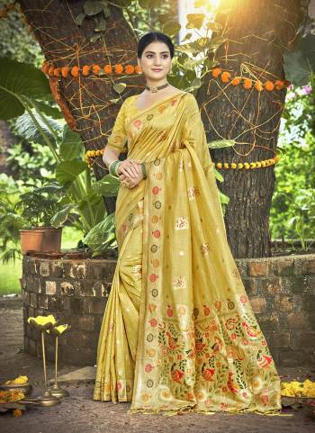 Attractive These Fastive And Party Wear Saree in Fine Colored.These Saree And Blouse is Fabricated On Assam Silk.Its Beautified With Wevon Meenakari Designer.