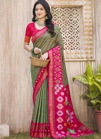 Garb These Fastive And Party Wear Saree in Fine Colored.These Saree And Blouse is Fabricated On Pochampalli Silk.Its Beautified With Heavy Woven Designer.