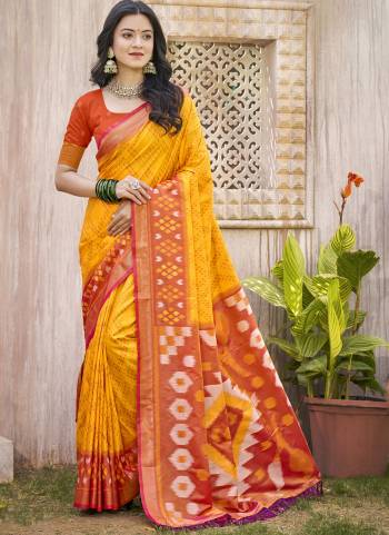 Garb These Fastive And Party Wear Saree in Fine Colored.These Saree And Blouse is Fabricated On Pochampalli Silk.Its Beautified With Heavy Woven Designer.