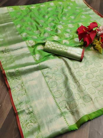 Adorn The Pretty Angelic Look Wearing This Heavy Wevon Jacquard Designer Saree In Fine Color Paired With Blouse. This Saree Is Fabricated On Banarasi Silk Paired With Banarasi Silk Fabricated Blouse. Its Pretty Color Pallete Will Give An Attractive Look To Your Personality. 