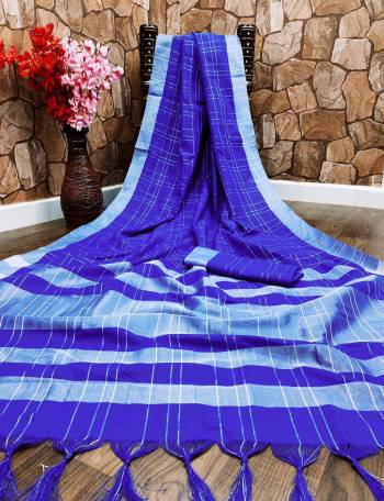 Adorn The Pretty Angelic Look Wearing This Heavy Wevon Designer Saree In Fine Color Paired With Blouse. This Saree Is Fabricated On Cotton Silk Paired With Cotton Silk Fabricated Blouse. Its Pretty Color Pallete Will Give An Attractive Look To Your Personality. 