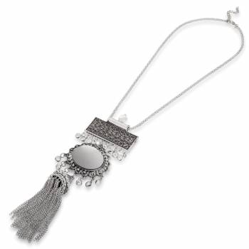 Grab This Simple Necklace In Silver Color Made On Oxidise Material Which Can Be Paired with Simple Kurti For Best Look.