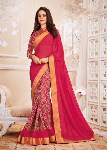 You Will Definitely Earn Lots Of Compliments Wearing This Saree In Dark Pink Color Paired With Dark Pink Colored Blouse. This Saree And Blouse Are Fabricated On Goergette With Simple Prints All Over And Lace Border.