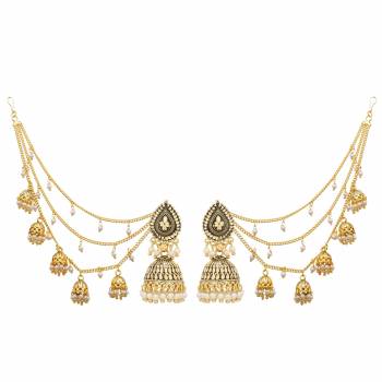 Another Jhumka Styled Heavy Earrings Set Is Here In Golden Color. You can Pair This Up With Any Colored Traditonal Attire. These Are Light Weight And Easy To carry Throughout The Gala.