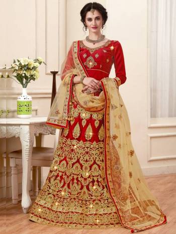 Catch All The Limelight At The Next Wedding You Attend With This Designer Lehenga Choli In Red Color Paired With BeigeColored Dupatta. Its Blouse Is Fabricated On Art Silk Paired With Net Fabricated Lehenga And Dupatta. It Has Attractive Jari Embroidery Making The Lehenga Choli Heavy.