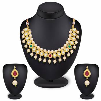 Enhance Your Traditional Look Pairing Up With This Beautiful Kundan Necklace In Golden Color Which Can Be Paired With Any Colored Attire.