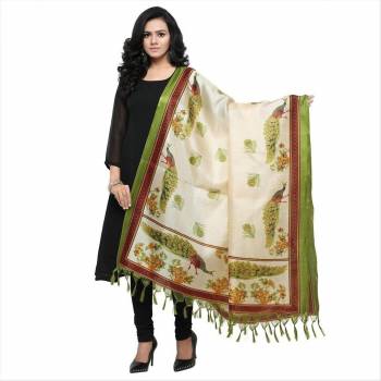 A Lovely Peacock Printed Dupatta Is Here In White And Green Color Fabricated On Cotton Art Silk. This Attractive Dupatta Will Definitely Earn You Lots Of Compliments From Onlookers.