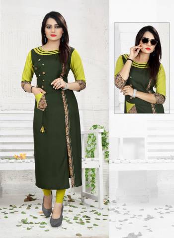 Dark Colors Always Gives A Bold And Beautiful Look, So Grab This Saree In Forest Green Color Fabricated On Rayon, This Kurti Is Soft Towards Skin And Easy To Carry All Day Long. 