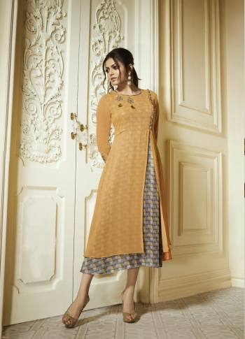 Lovely Combination Is Here With This Designer Readymade Kurti In Light Orange Color With Grey Colored Printed Inner. Its Kurti Is Georgette Fabricated With Crepe Fabricated Inner. Buy This Kurti Now.