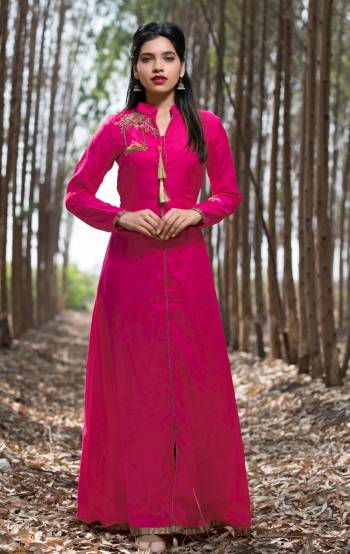 Look and feel beautiful in this uniquely designed kurti. This pink kurti featuring of zari handwork on side shoulder  . This attractive kurta will surely fetch you compliments for your rich sense of style. teamed with classic Pumps.