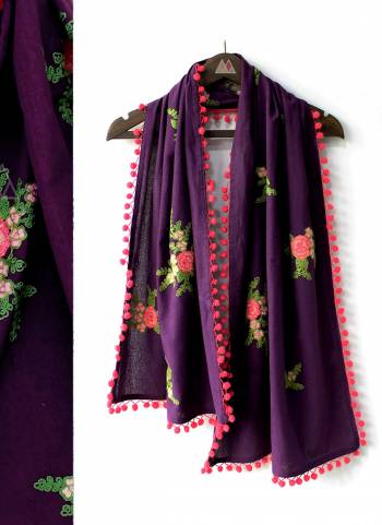 Unisex stoles for men and women Rich embroidered Stole with pompom lace 
For Women Wear It As Dupatta, Stoles Shawl And 
For Men Wear It As A Stole On Casual And Dupatta On Kurta For Ethnic Occasions. 
Rich Embroidered Grey Flower Dupatta With Hanning Laces on Both The Edges