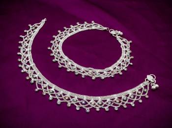 Grab This Beautiful And Attractive Anklet Set In Silver Color With Lovely Hangings All Over. This Pretty Set Will Give An Elegant Look To your Feet. Buy Now.