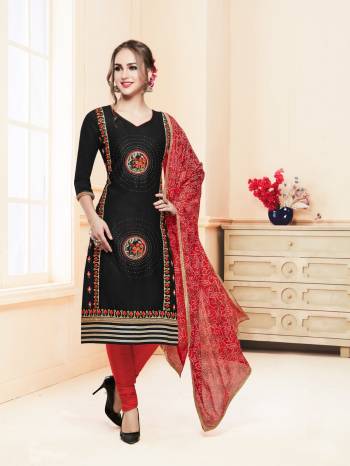 For A Bold And Beautiful Look, Grab This Dress Material In Black Colored Top Paired With Red Colored Bottom And Dupatta. Its Top And Bottom Are Fabricated On Cotton Paired With Chiffon Dupatta. Get This Stitched As Per Your Desired Fit And Comfort.