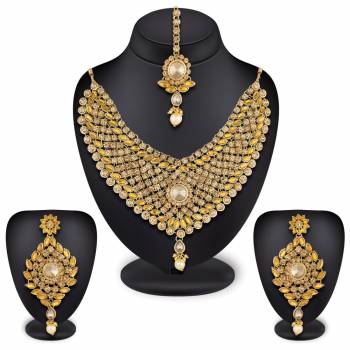 Grab This Heavy Necklace Set For More Enhanced Ethnic Look. This Necklace Set Can Be Paired With Heavy Or Light Any Kind Of Ethnic Attire.