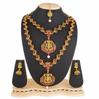 Double Necklace Set Is Here With 2 Necklaces, One Short And Another Long Necklace. This Necklace Has A Pair Of Earrings And One Maang tika. This Necklace Set Can Be Paired As Per Occasion, You Can Wear It Separately Or Togather. Buy Now.