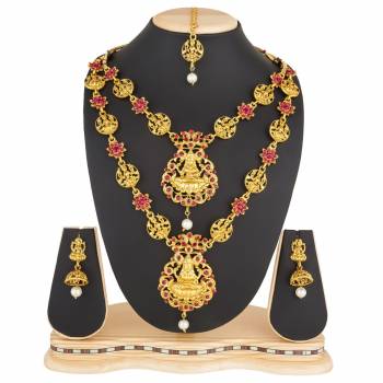 Double Necklace Set Is Here With 2 Necklaces, One Short And Another Long Necklace. This Necklace Has A Pair Of Earrings And One Maang tika. This Necklace Set Can Be Paired As Per Occasion, You Can Wear It Separately Or Togather. Buy Now.