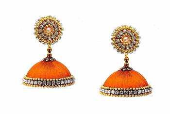 Grab This Beautiful Earrings Set In Jhumki Style Which Can Be Paired With Any Contrasting Or Same Colored Attire, Be It Heavy Or Light. Buy This Pretty Set Of Earrings Now. 