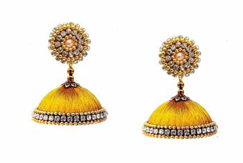 Grab This Beautiful Earrings Set In Jhumki Style Which Can Be Paired With Any Contrasting Or Same Colored Attire, Be It Heavy Or Light. Buy This Pretty Set Of Earrings Now. 