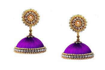 Grab This Beautiful Earrings Set In Jhumki Style Which Can Be Paired With Any Contrasting Or Same Colored Attire, Be It Heavy Or Light. Buy This Pretty Set Of Earrings Now. 