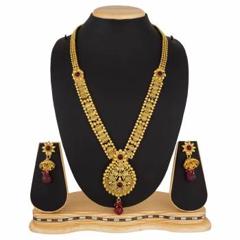 Here Is A Beautiful Long Pattern Necklace Set In Golden Color Beautified with Stone Work And Pair With A Lovely Pair Of Earrings. You Can Pair This Up With Any Colored Traditional Attire. 