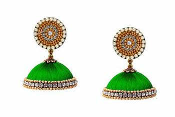 Grab This Beautiful Earrings Set In Jhumki Style Which Can Be Paired With Any Contrasting Or Same Colored Attire, Be It Heavy Or Light. Buy This Pretty Set Of Earrings Now