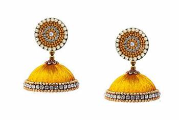 Grab This Beautiful Earrings Set In Jhumki Style Which Can Be Paired With Any Contrasting Or Same Colored Attire, Be It Heavy Or Light. Buy This Pretty Set Of Earrings Now