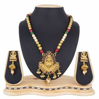 Add This Pretty Heavy Necklace Set In Golden Color. This Lovely Set Comes A Pair Of Earrings . It Can Be Paired With Any Colored Traditional Attire. Buy Now.