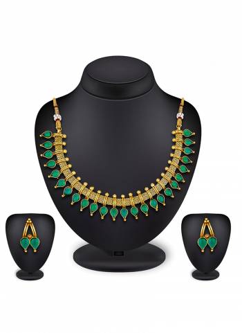 Grab this Pretty Necklace Set In Golden Color Which Gives A Rich And Elegant Look To Your Neckline. This Necklace Set Can Be Paired With Or Any Contrasting Colored Attire. Buy Now.